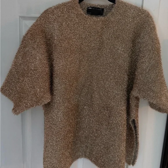 ASOS EDITION Oversized Gold Holiday Top Metallic T-Shirt - Picture 4 of 7